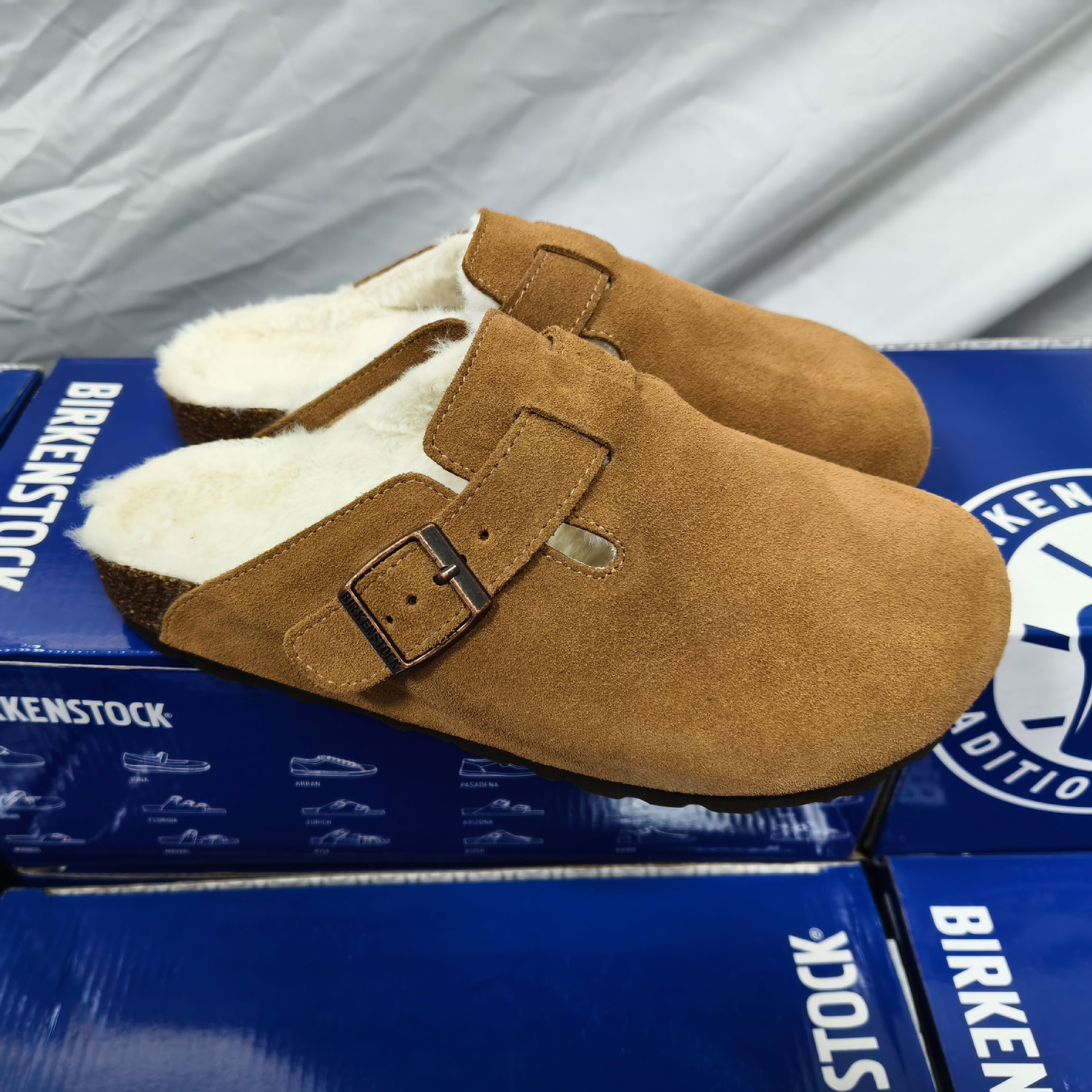 Autumn And Winter Birkenstocks Genuine Leather and velvet For Warmth, Fur And Thick Sole, Retro Lazy Slip-on half-covered Birkenstocks